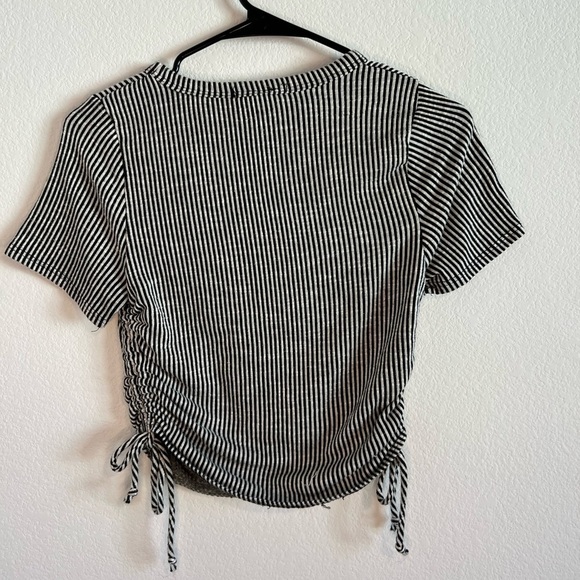 Caution To The Wind Women’s Striped Crop Top Fits S/M - Picture 4 of 8